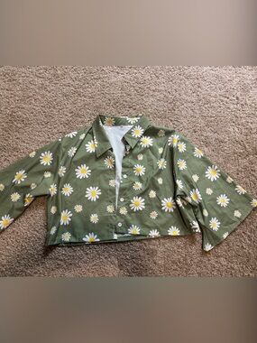 Green Daisy Button-Up Shirt
